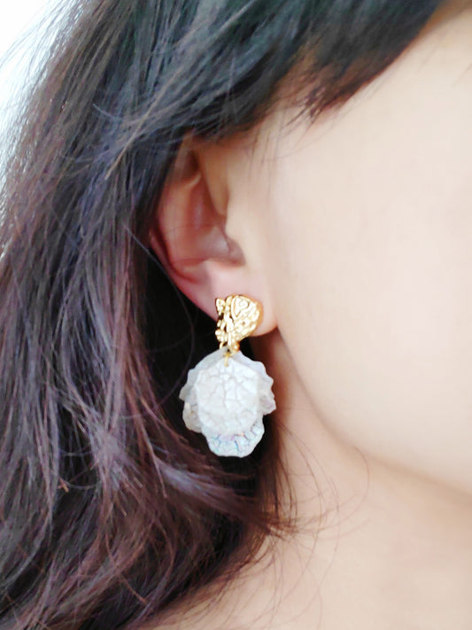 elegant white flower clip on earrings spring style accessory