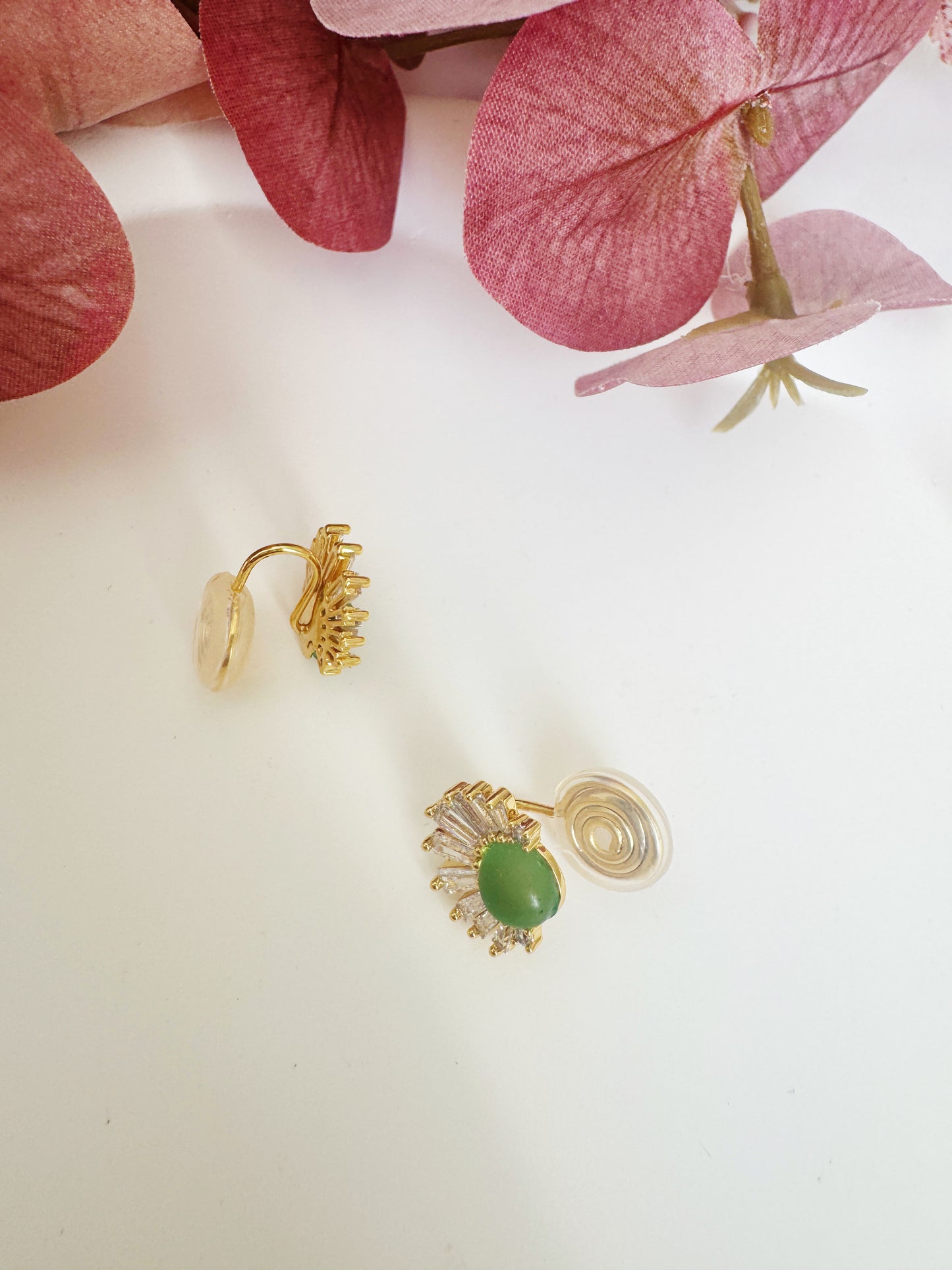 Green Cat Eye Stone Clip Earrings – Elegant Non-Pierced Earrings