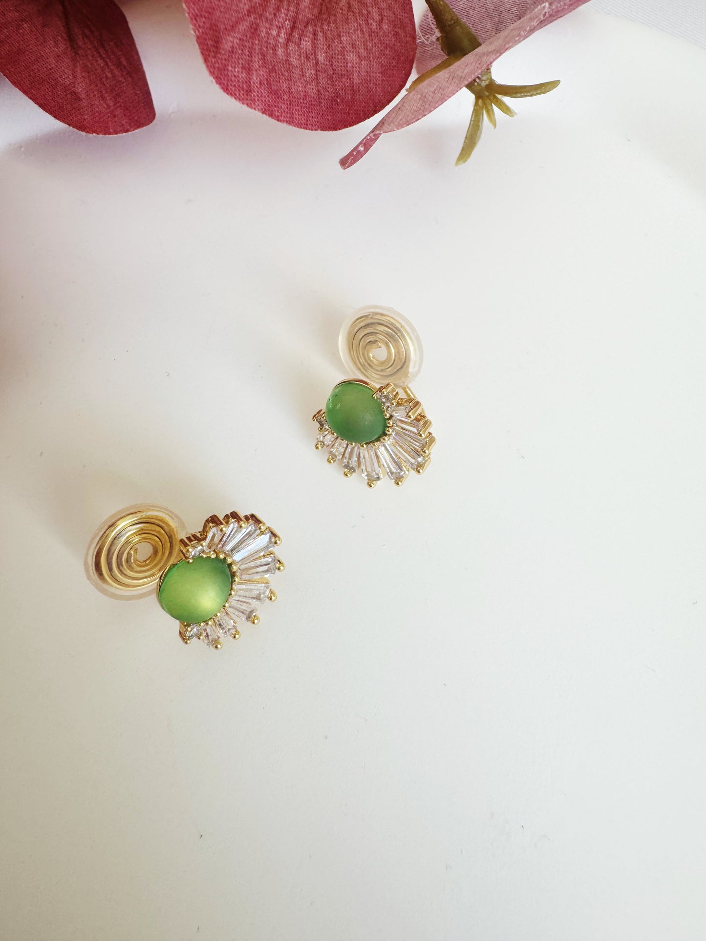 Green Cat Eye Stone Clip Earrings – Elegant Non-Pierced Earrings