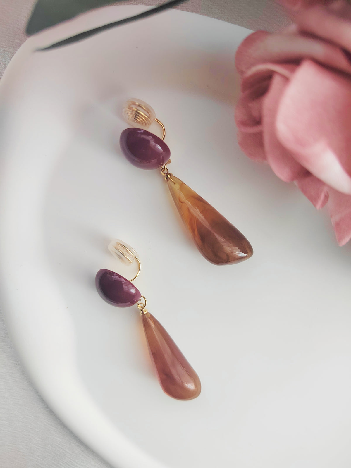 Resin Drop Clip-On Earrings –Gradient Brown Non-Pierced Ear Clips