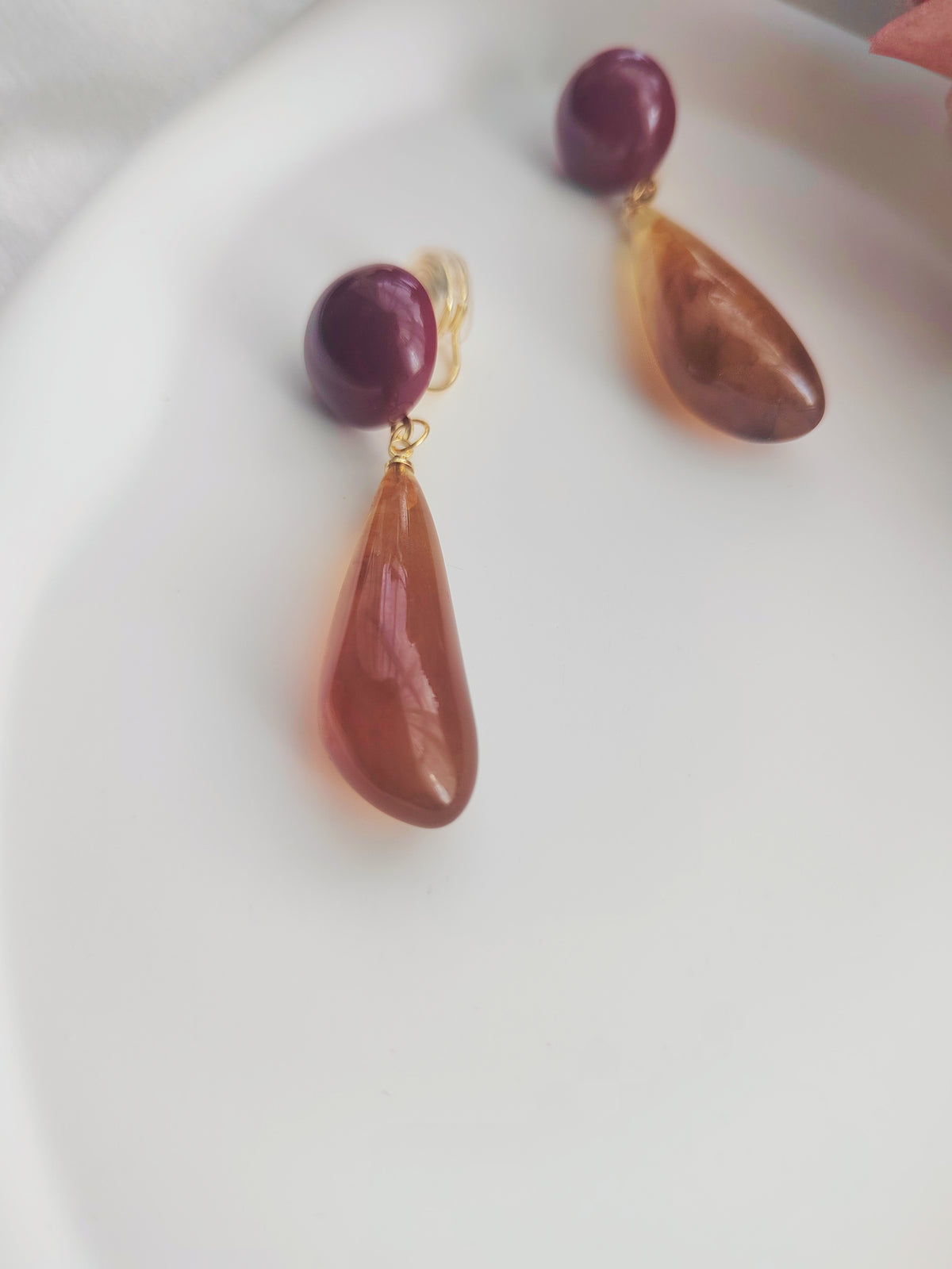 Resin Drop Clip-On Earrings –Gradient Brown Non-Pierced Ear Clips