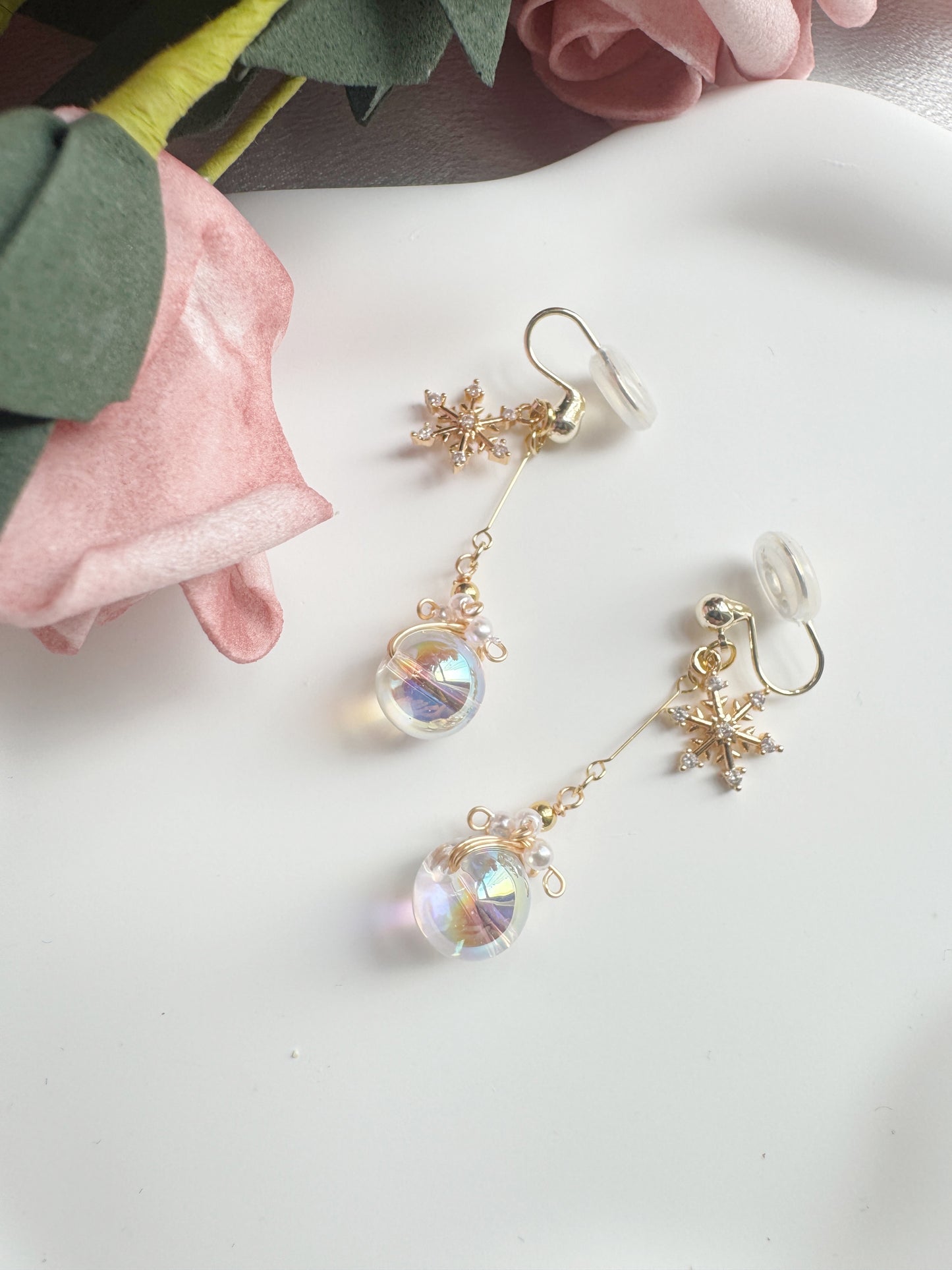 Vintage Snowflake Glass Globe Clip-On Earrings –Non-Pierced Ear Clips