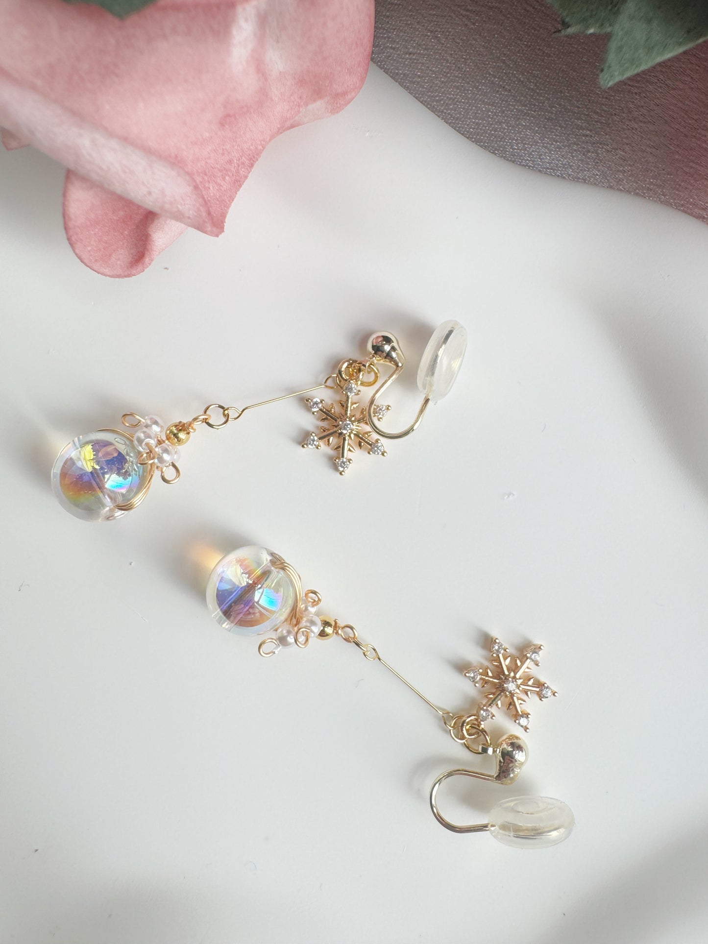 Vintage Snowflake Glass Globe Clip-On Earrings –Non-Pierced Ear Clips