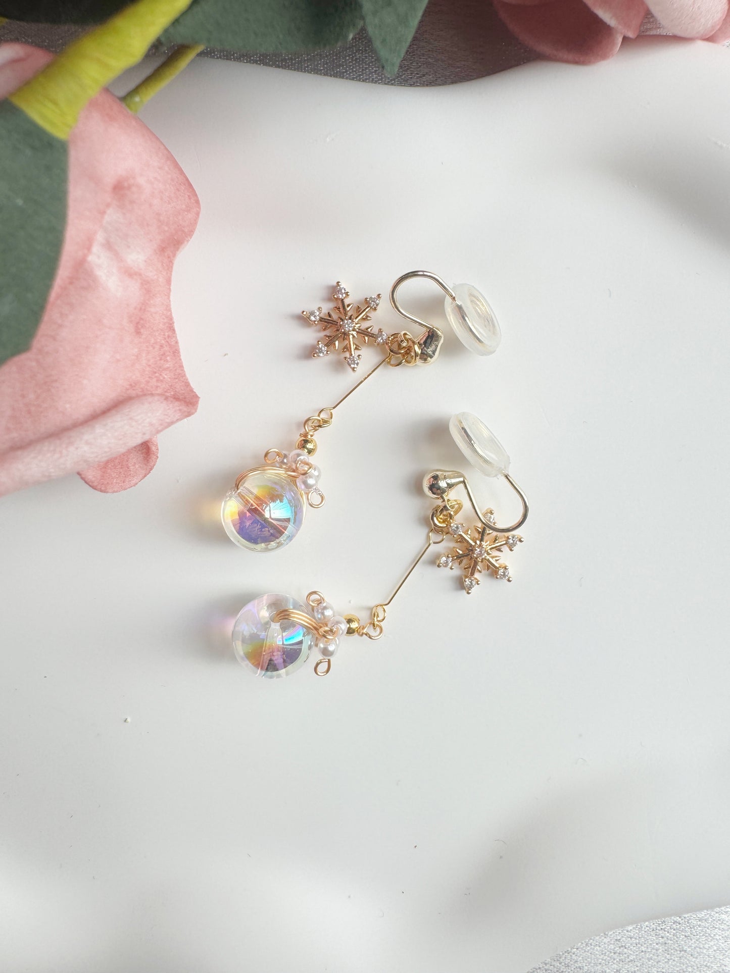 Vintage Snowflake Glass Globe Clip-On Earrings –Non-Pierced Ear Clips