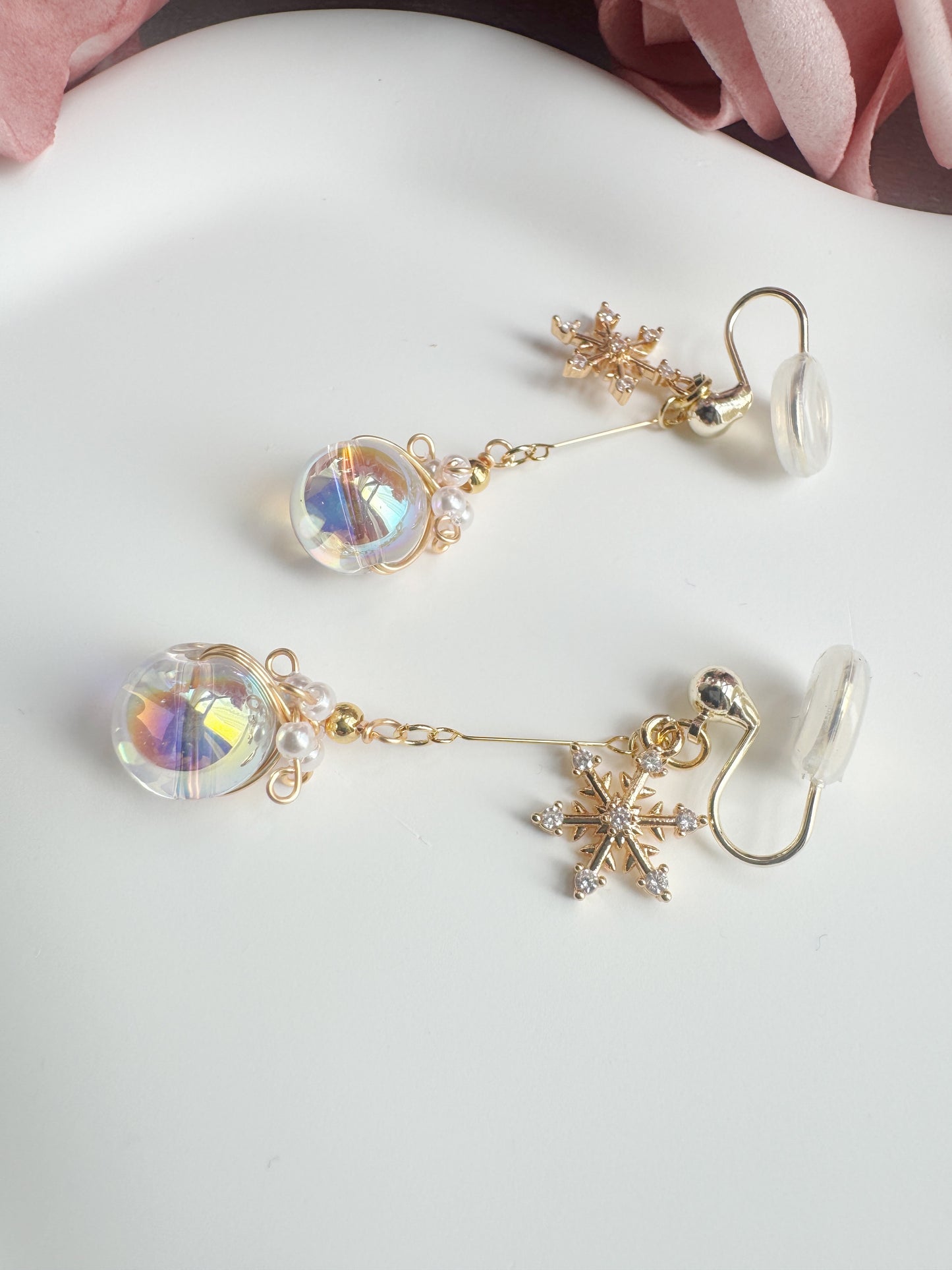 Vintage Snowflake Glass Globe Clip-On Earrings –Non-Pierced Ear Clips