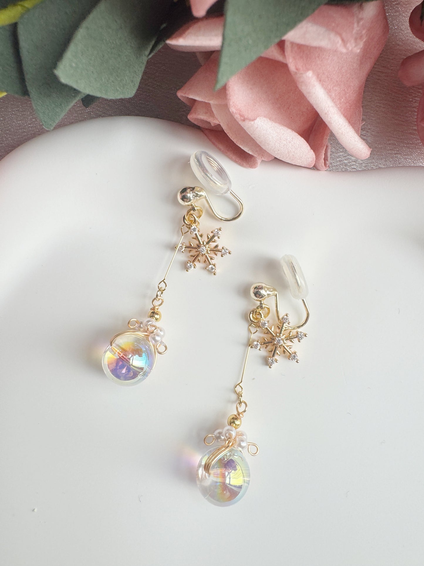 Vintage Snowflake Glass Globe Clip-On Earrings –Non-Pierced Ear Clips