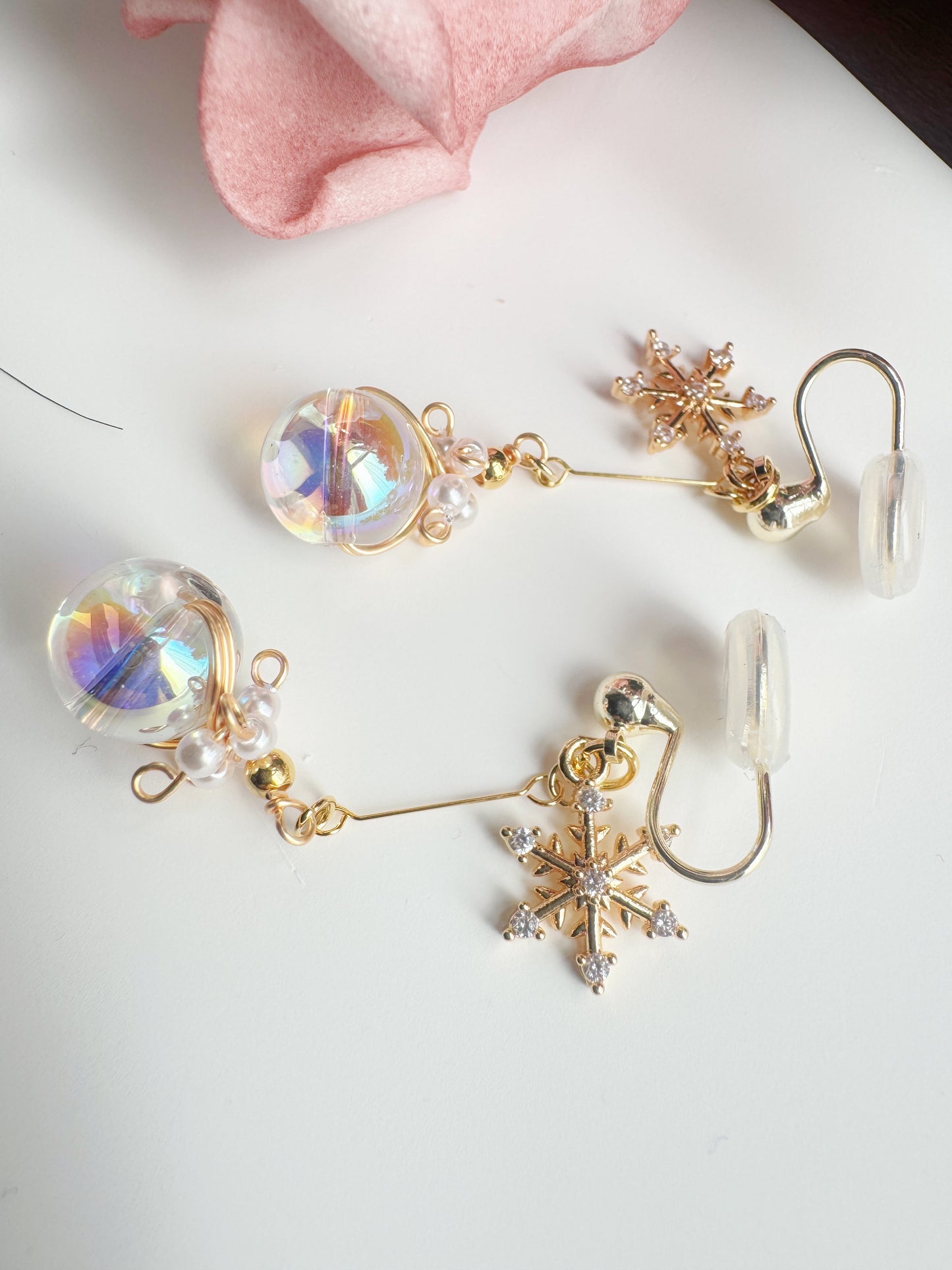 Vintage Snowflake Glass Globe Clip-On Earrings –Non-Pierced Ear Clips
