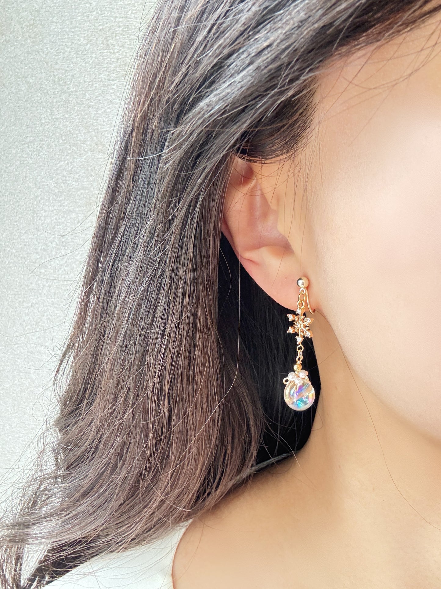Vintage Snowflake Glass Globe Clip-On Earrings –Non-Pierced Ear Clips