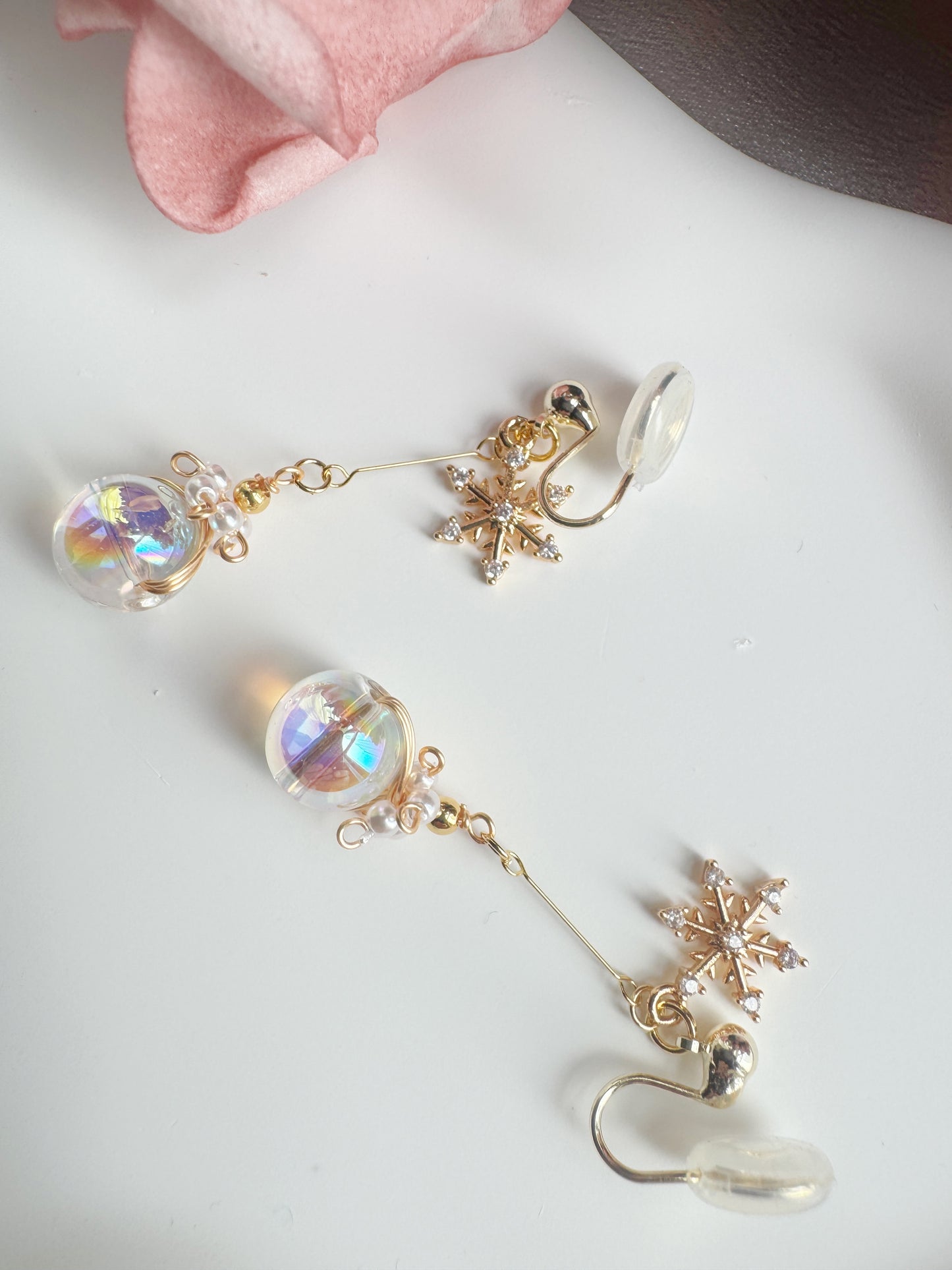 Vintage Snowflake Glass Globe Clip-On Earrings –Non-Pierced Ear Clips