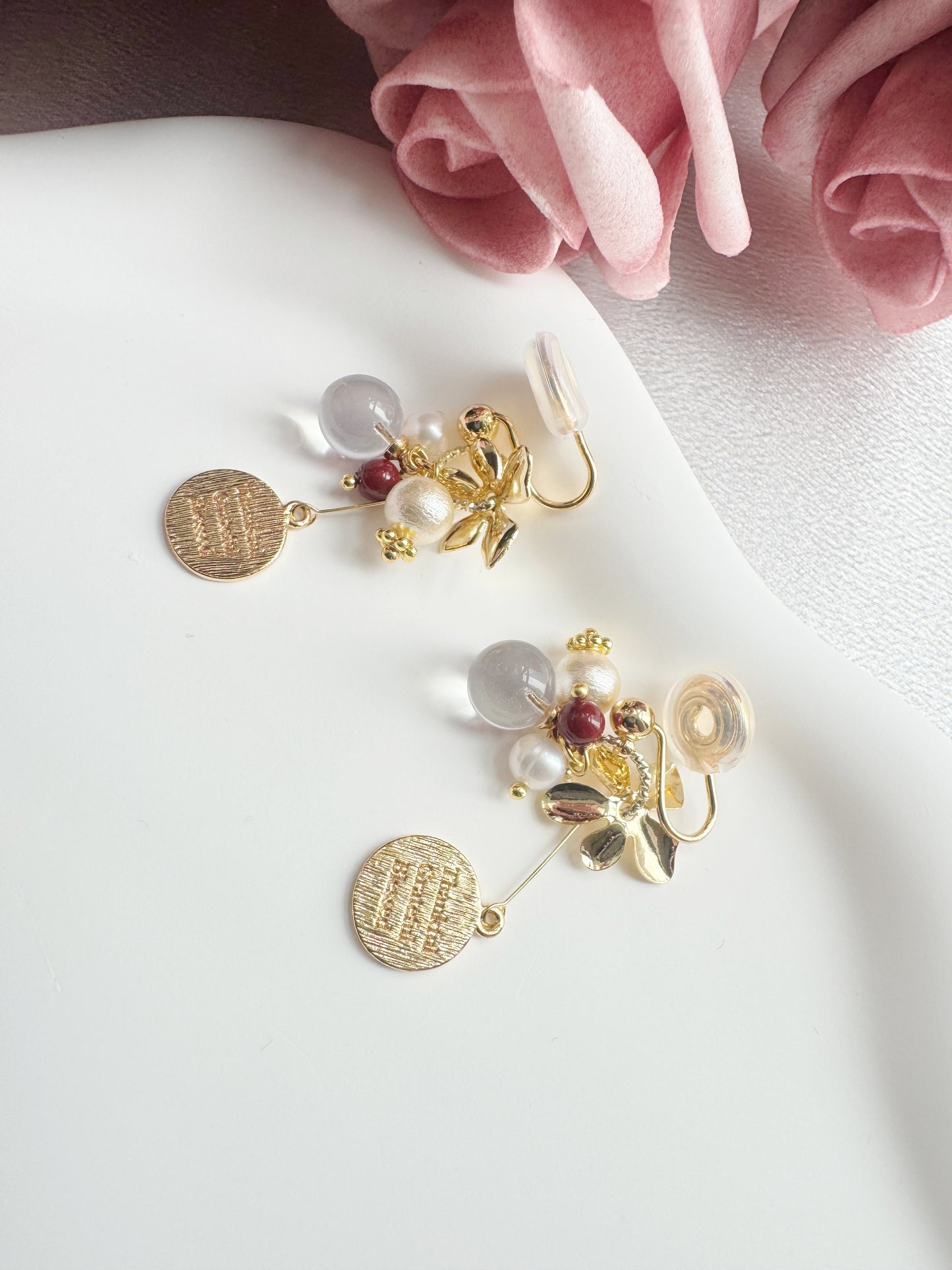 Vintage Golden Leaf Pearl Clip-On Earrings – Non-Pierced Ear Clips