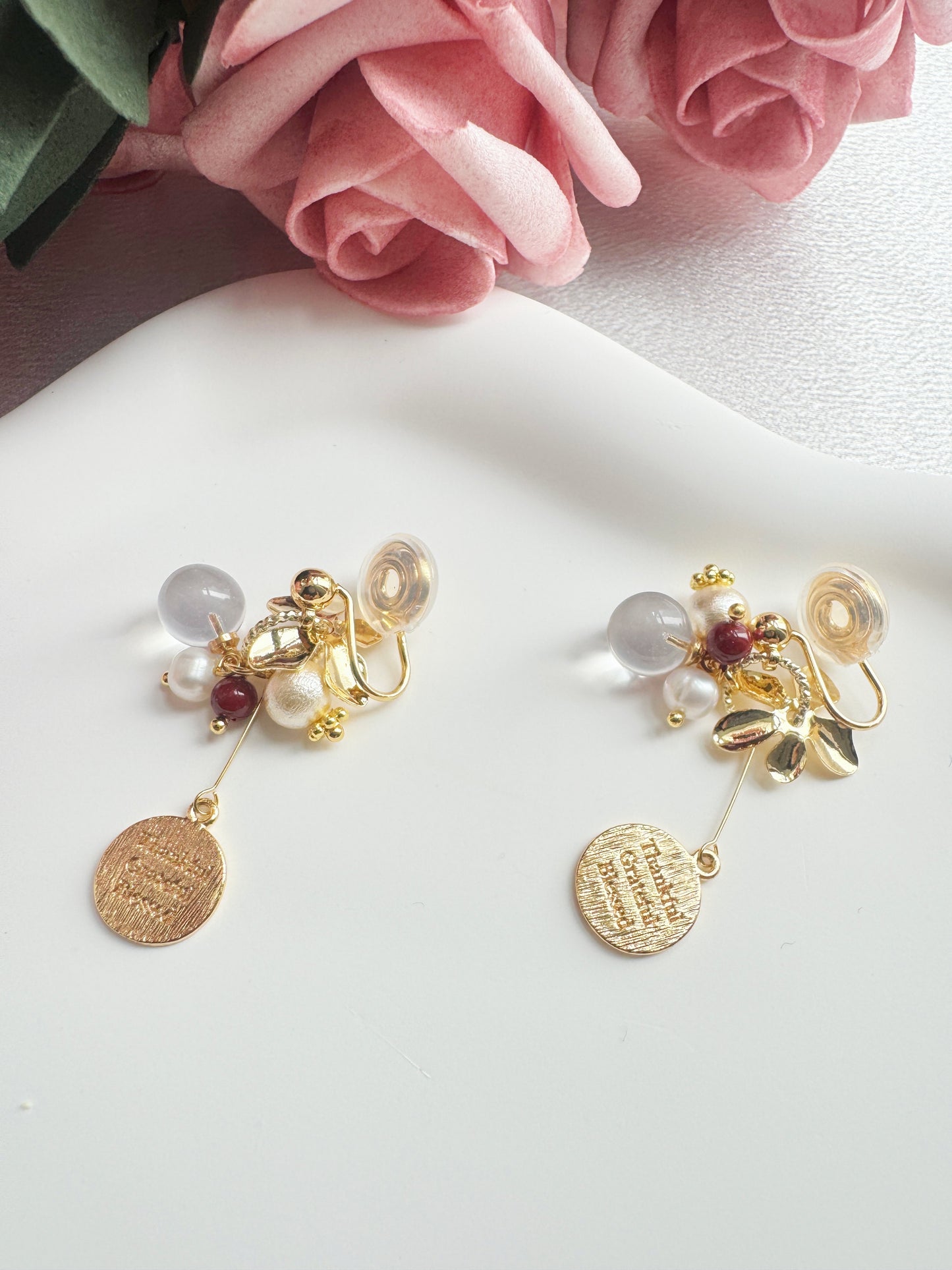 Vintage Golden Leaf Pearl Clip-On Earrings – Non-Pierced Ear Clips