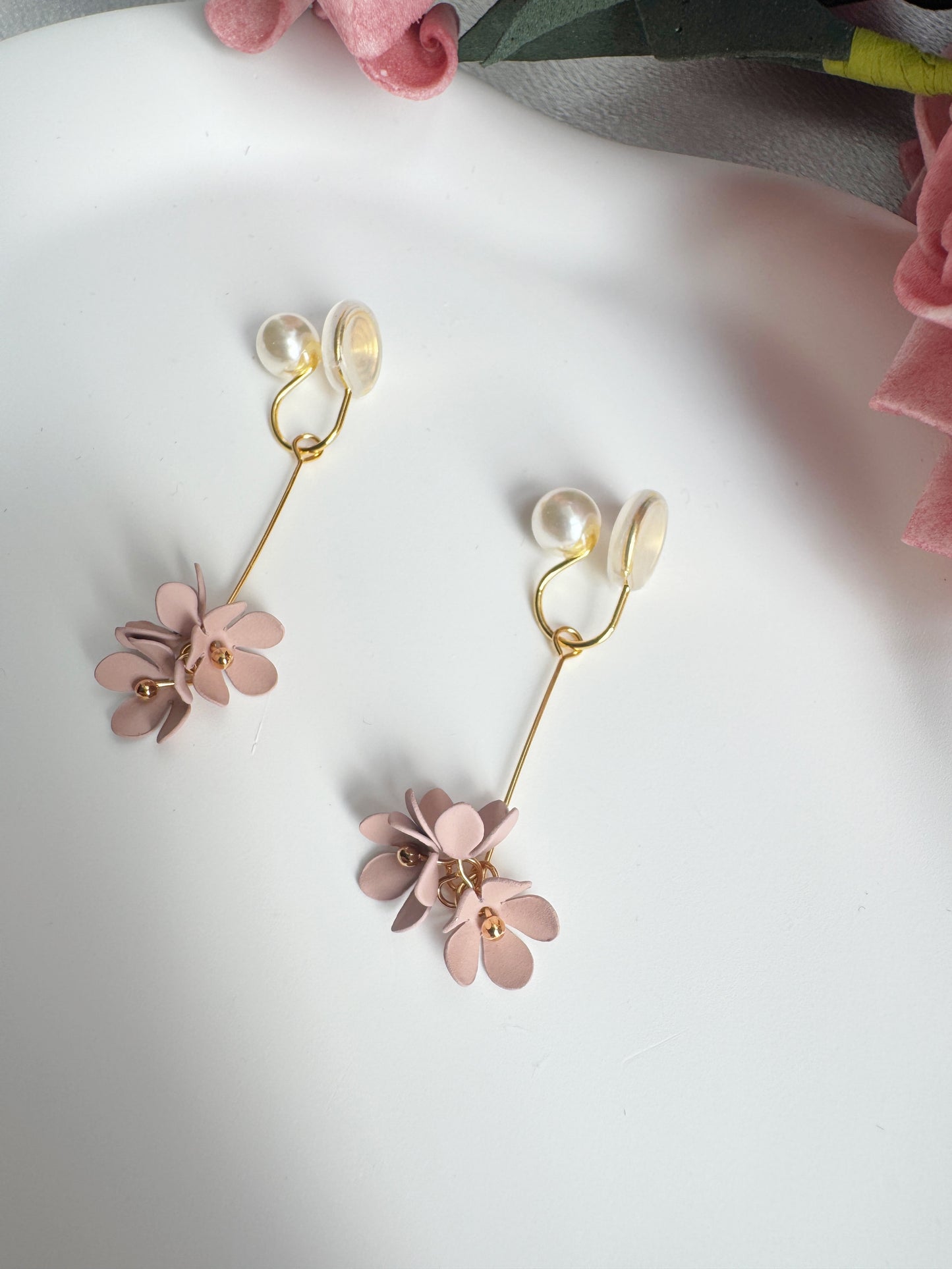 Pink Flowers Pearl Clip-On Earrings – Pearl Flora Dangle Non-Pierced Ear Clips