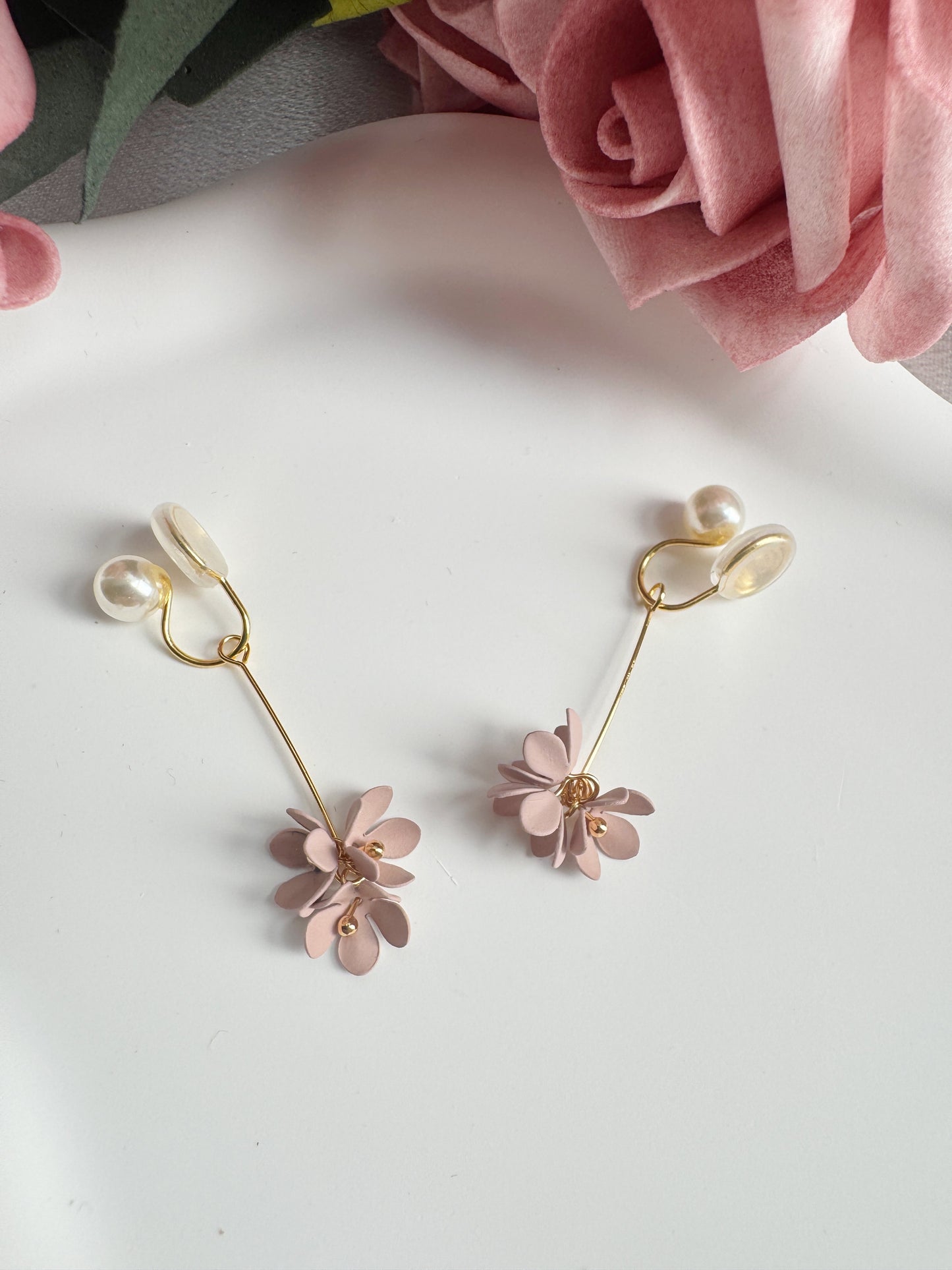 Pink Flowers Pearl Clip-On Earrings – Pearl Flora Dangle Non-Pierced Ear Clips
