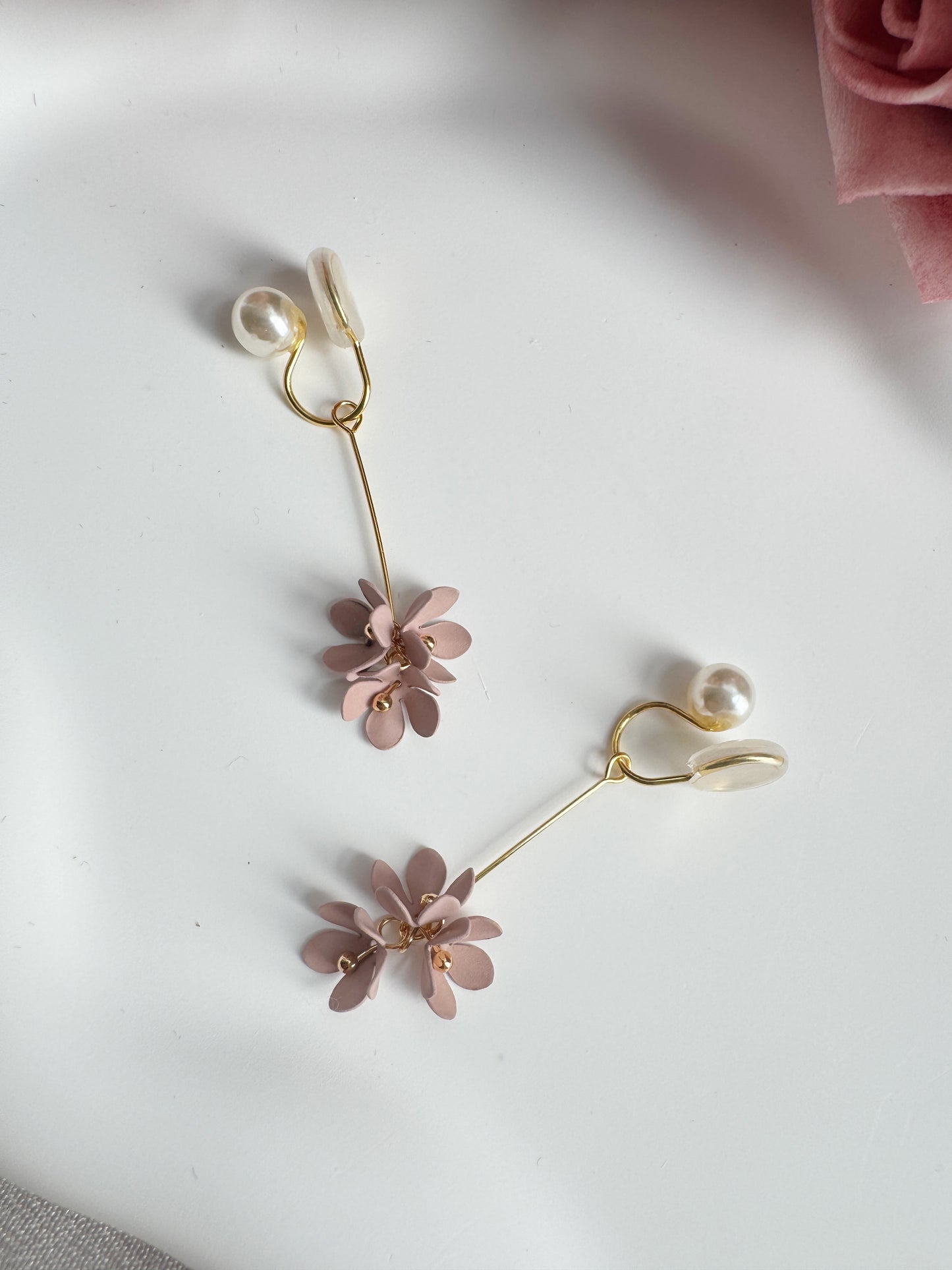 Pink Flowers Pearl Clip-On Earrings – Pearl Flora Dangle Non-Pierced Ear Clips