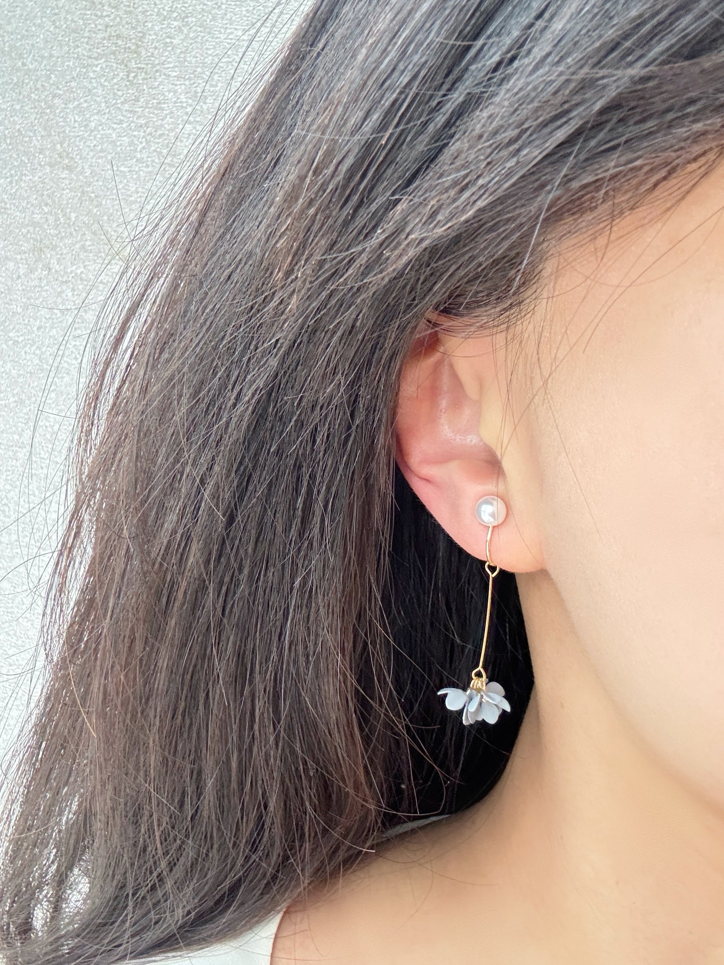 Blue Flowers Pearl Clip-On Earrings – Pearl Flora Dangle Non-Pierced Ear Clips