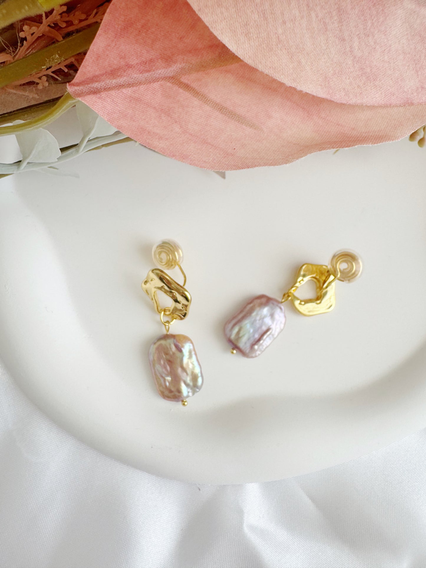 Baroque Pearl Clip-On Earrings – Pink Pearl Non-Pierced Ear Clips