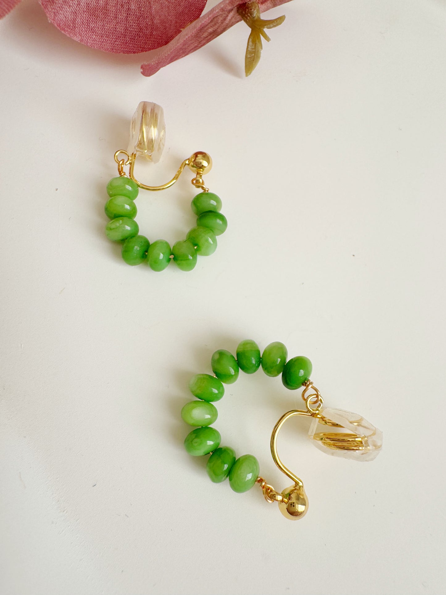 Minimalist Green Shell Beaded Hoop Clip-On Earrings - Non-Pierced Ear Clips
