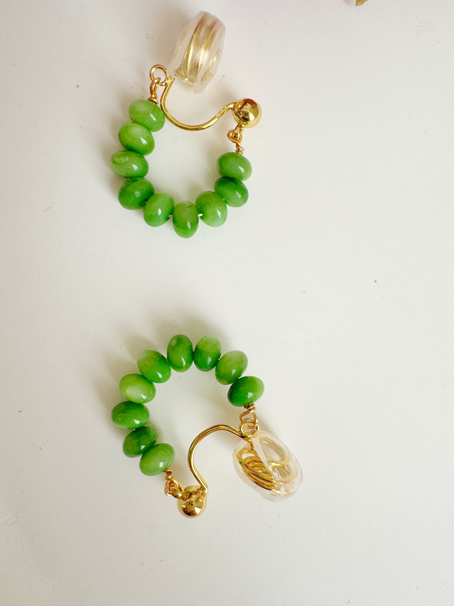 Minimalist Green Shell Beaded Hoop Clip-On Earrings - Non-Pierced Ear Clips