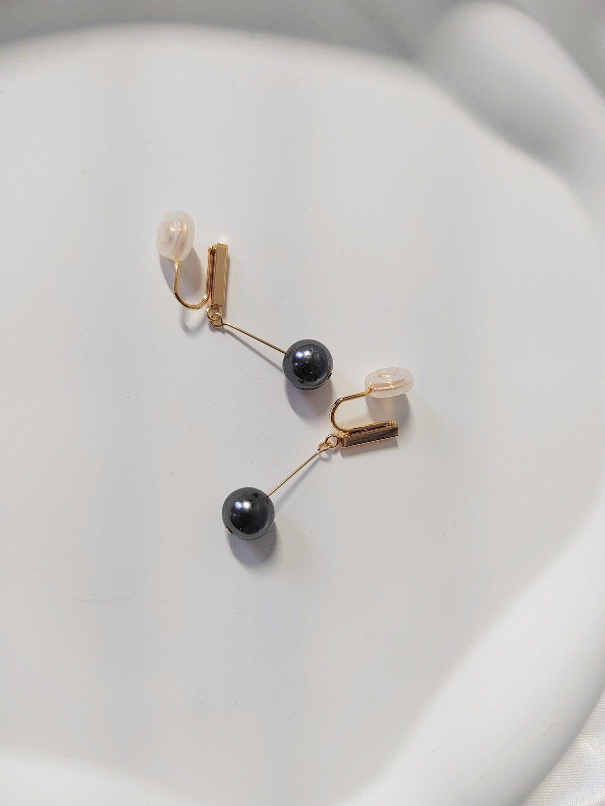 Minimalist Black Pearl Clip-On Earrings - Non-Pierced Ear Clips