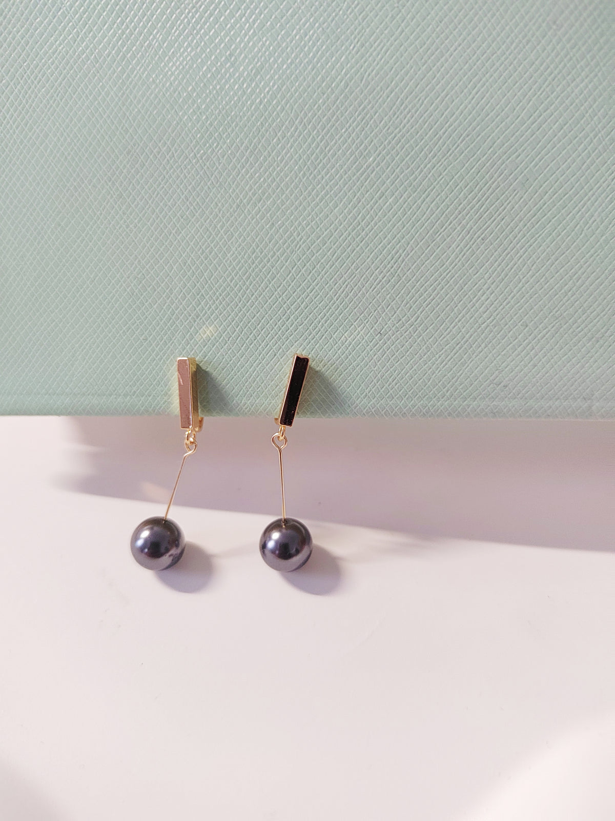 Minimalist Black Pearl Clip-On Earrings - Non-Pierced Ear Clips