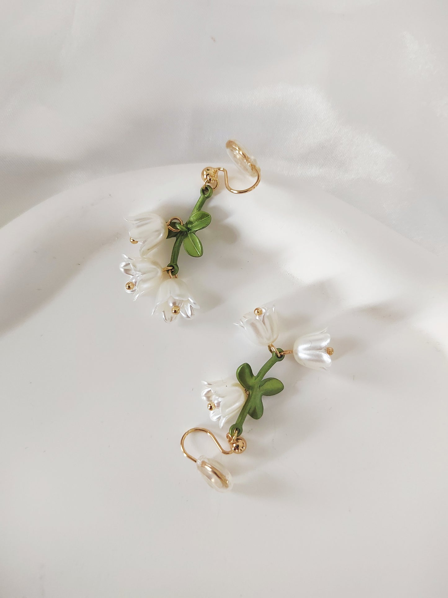 Bluebell Flower Clip-On Earrings – White Floral Non-Pierced Ear Clips