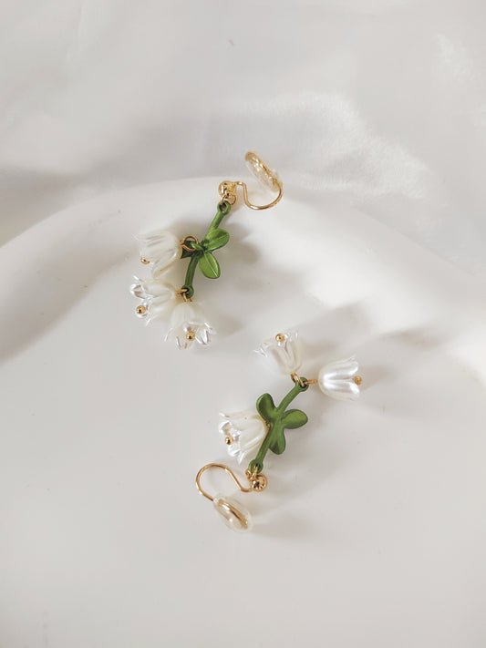 Bluebell Flower Clip-On Earrings – White Floral Non-Pierced Ear Clips