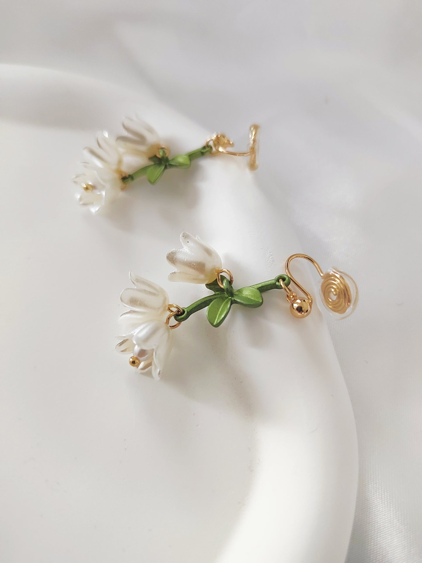 Bluebell Flower Clip-On Earrings – White Floral Non-Pierced Ear Clips