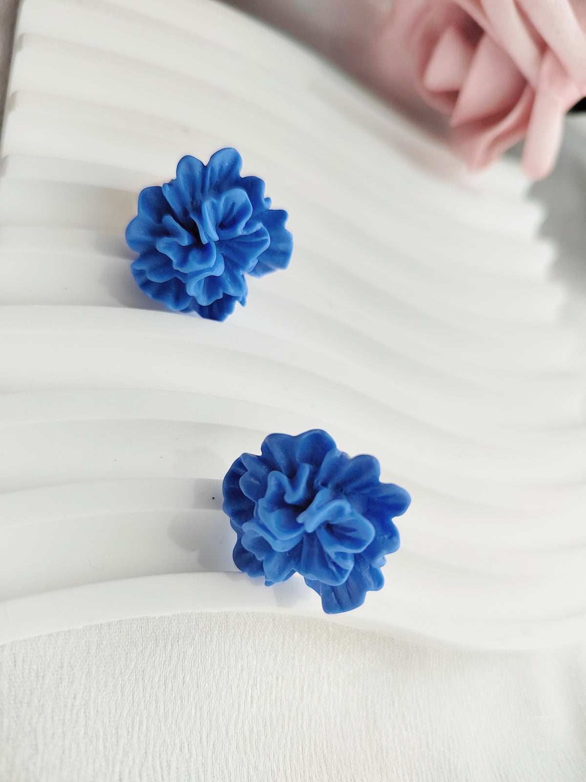 Minimalist Blue Flower Clip-On Earrings - Cute Blue Non-Pierced Ear Clips