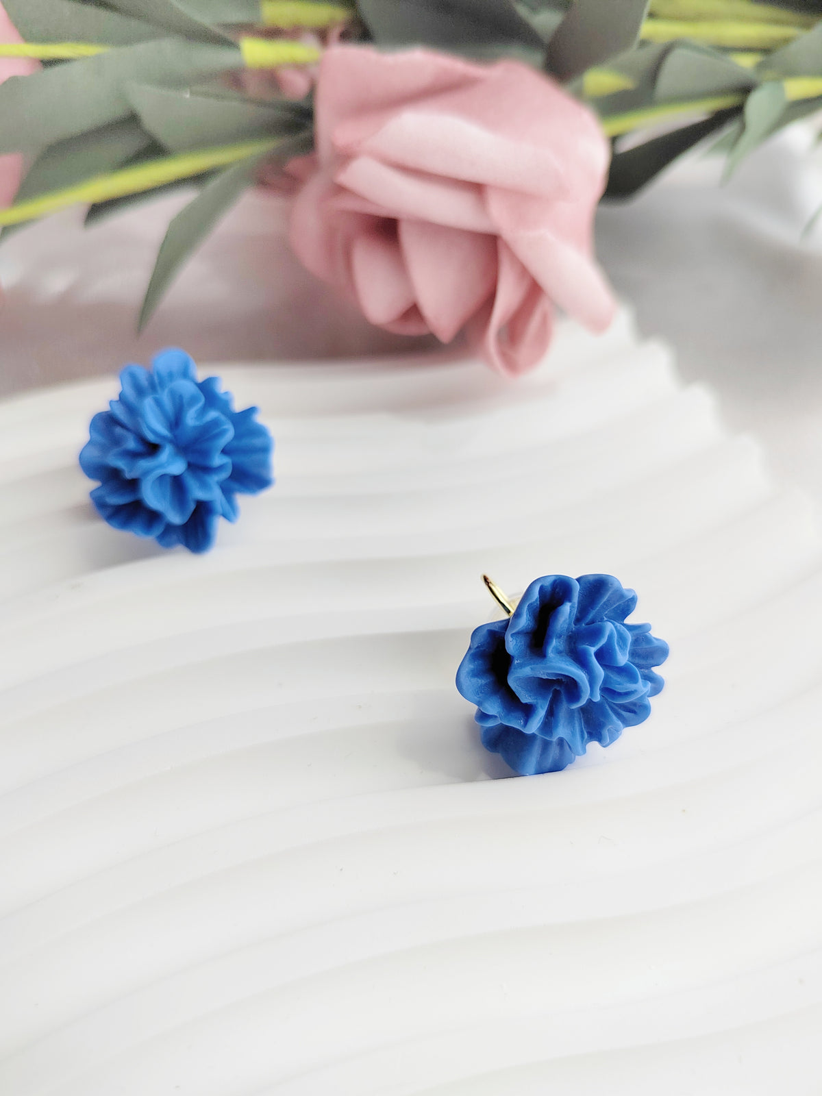 Minimalist Blue Flower Clip-On Earrings - Cute Blue Non-Pierced Ear Clips