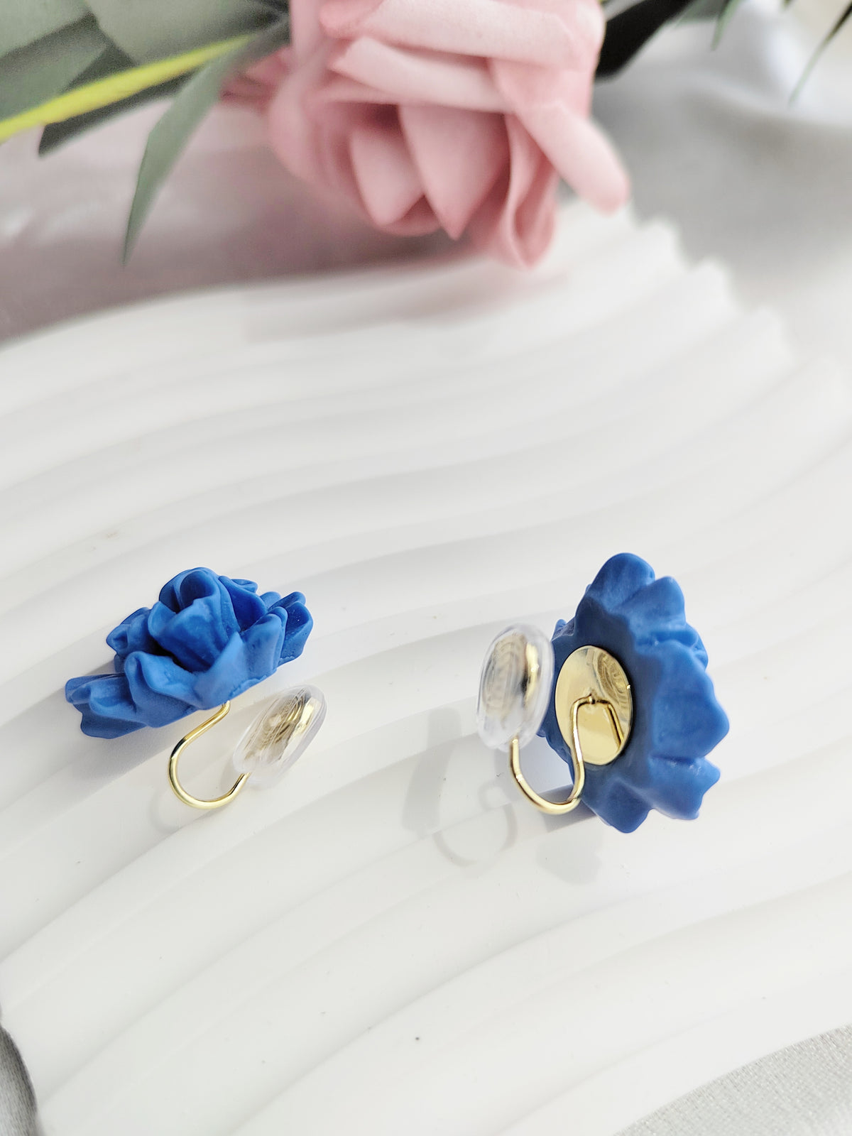Minimalist Blue Flower Clip-On Earrings - Cute Blue Non-Pierced Ear Clips