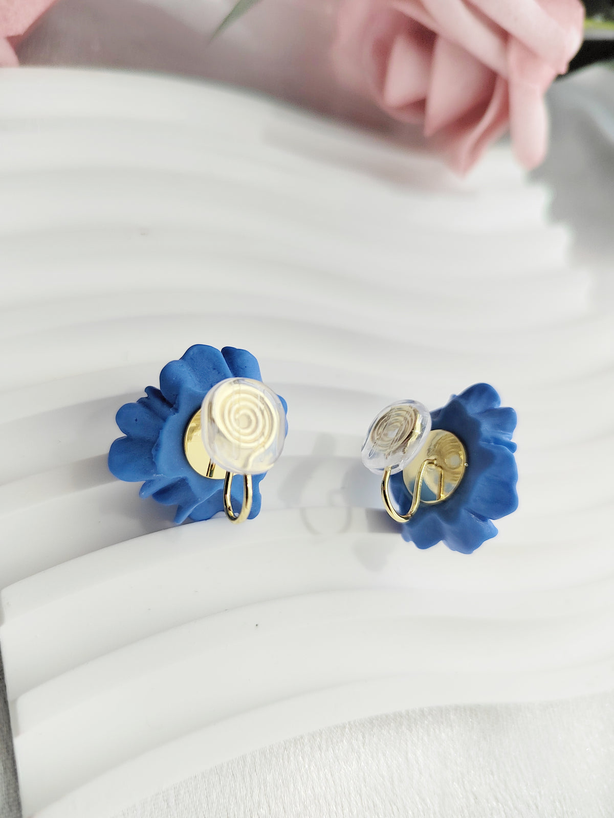 Minimalist Blue Flower Clip-On Earrings - Cute Blue Non-Pierced Ear Clips