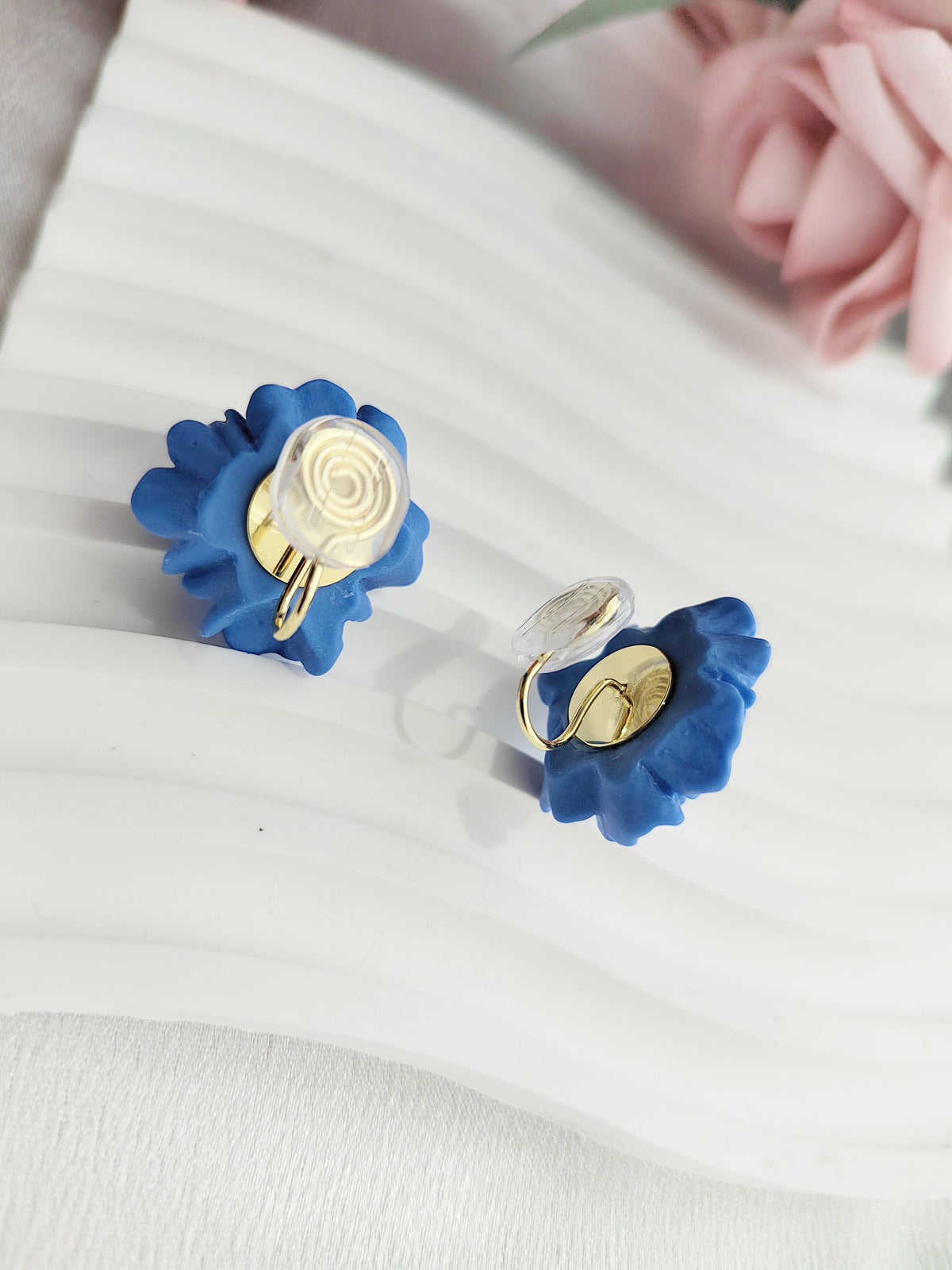 Minimalist Blue Flower Clip-On Earrings - Cute Blue Non-Pierced Ear Clips