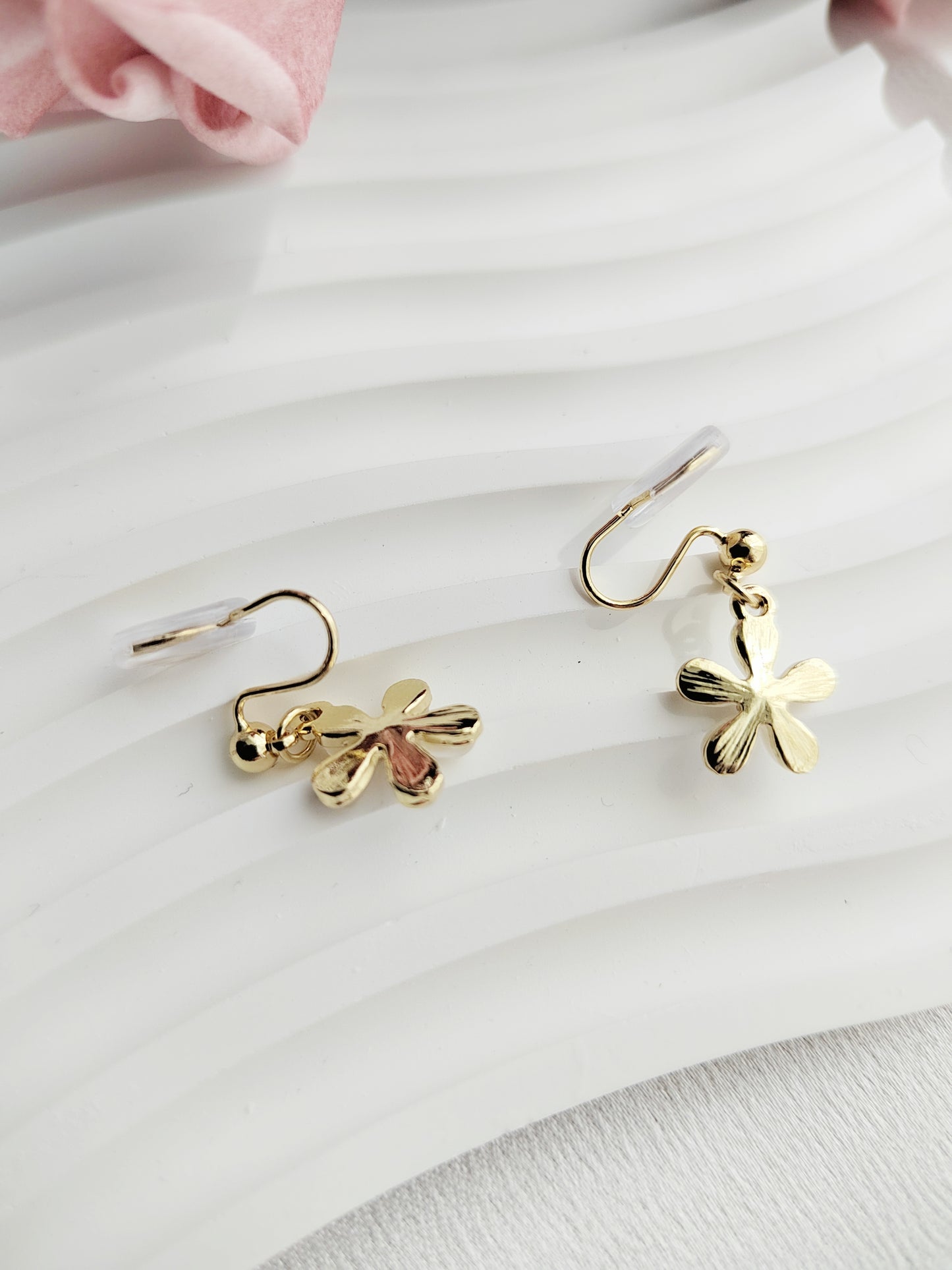 Mini White Flower Clip-On Earrings – White Flora Dangle Non-Pierced Ear Clips